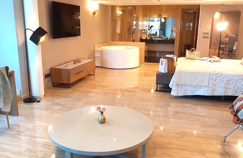 Maliano Hotel | Hotel Nueva Plaza