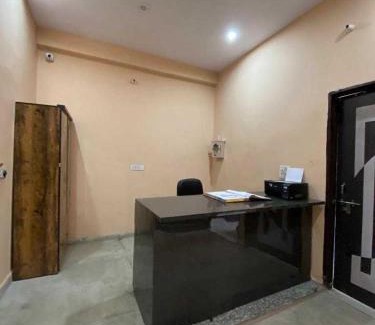 Ballabgarh Hotel | Hotel O Balaji, Guest House