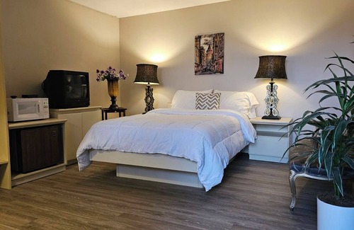 Saint-Timothee Hotel | Hotel Oasis Lac StLouis