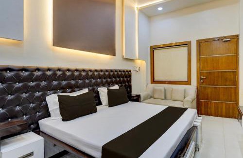 Aligarh Hotel | Hotel O Crystal Crown