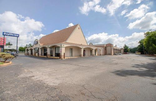 Elkhart Hotel | Hotel O Daylight Inn Elkhart I-90, IN