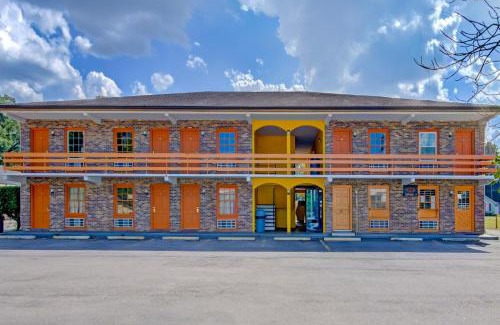 Kingstree Hotel | Hotel O Deluxe Inn Kingstree SC HWY 52