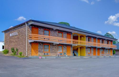 Kingstree Hotel | Hotel O Deluxe Inn Kingstree SC HWY 52