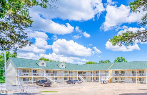 Eureka Springs Hotel | Hotel O Eureka Springs - Christ of Ozark Area