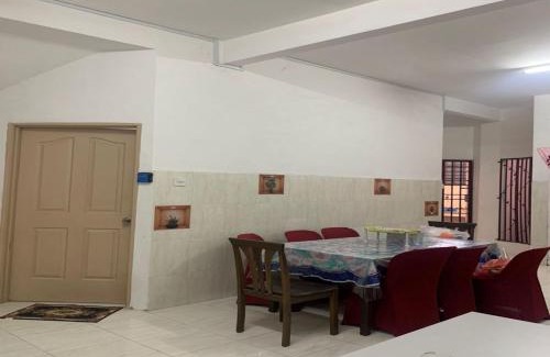 Ipoh House | Hotel O Family Homestay (Botani Ipoh)