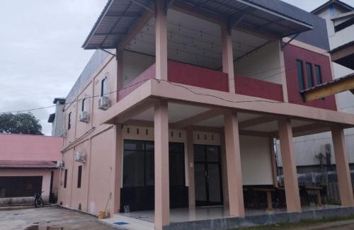 Marabahan Hotel | Hotel O Fanilly Guest House MarabahanNearJembatan Rumpiang
