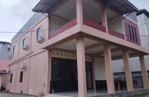 Marabahan Hotel | Hotel O Fanilly Guest House MarabahanNearJembatan Rumpiang