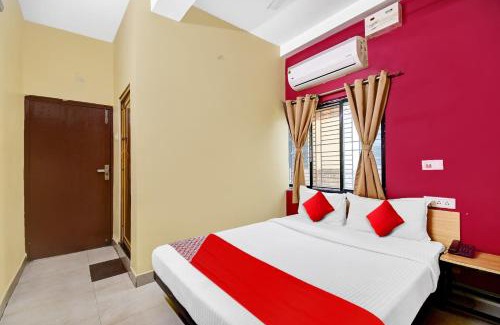 Shibpur Hotel | Hotel O Grand Lazeez Dumurjala outdoor Stadium