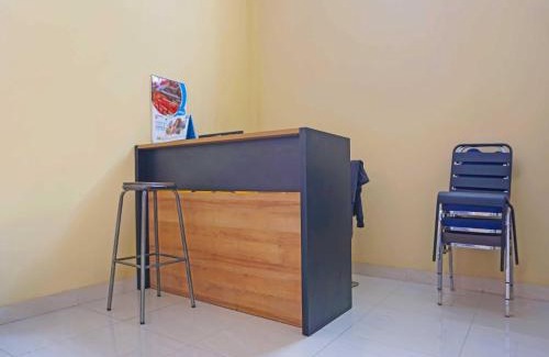 Kendari Hotel | Hotel O Homestay Aqsa