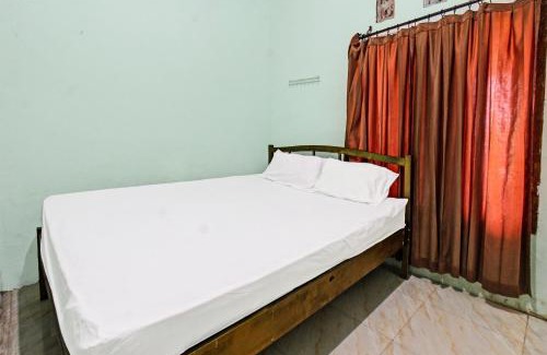 Praya Hotel | Hotel O Homestay Bang HajiNearLapangan Penujak (Inen Gonggang)