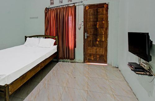 Praya Hotel | Hotel O Homestay Bang HajiNearLapangan Penujak (Inen Gonggang)