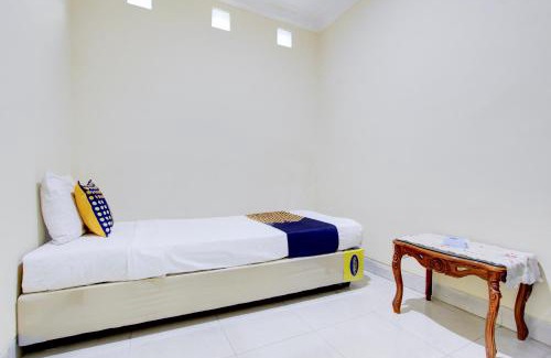 Klaten Selatan Hotel | Hotel O Kenzie Bunkbed Syariah