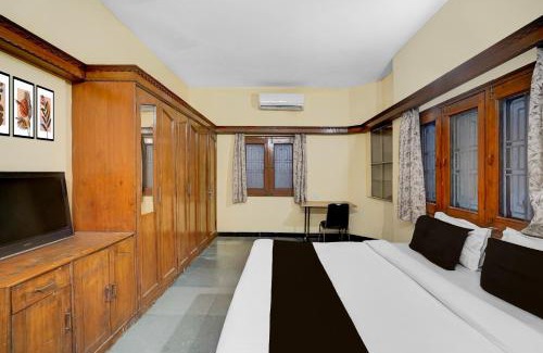 Sanwer Hotel | Hotel O Lord Krishna Guest House
