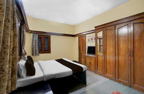 Sanwer Hotel | Hotel O Lord Krishna Guest House