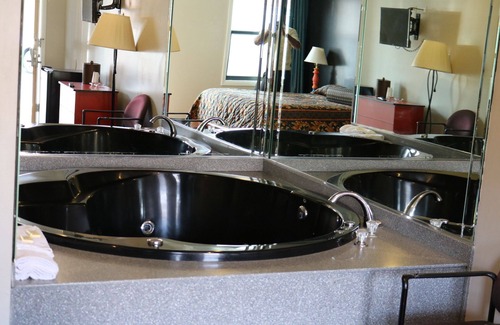 Oak Lawn Hotel | Hotel O Miami Inn & Suites Chicago Midway Airport