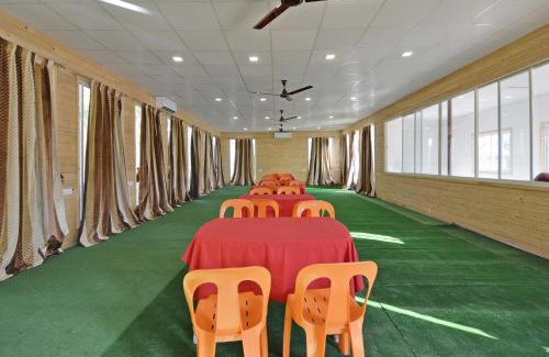 Shahapur Hotel | Hotel O Midway Park Resort