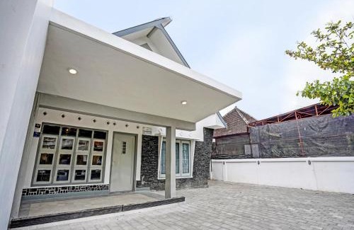 Blitar Hotel | Hotel O Nawangwulan