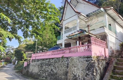 Pardamean Ajibata Hotel | Hotel O Penginapan & Villa Sirait