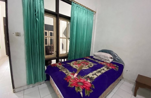 Teuku Umar Hotel | Hotel O Puri Queen Dua