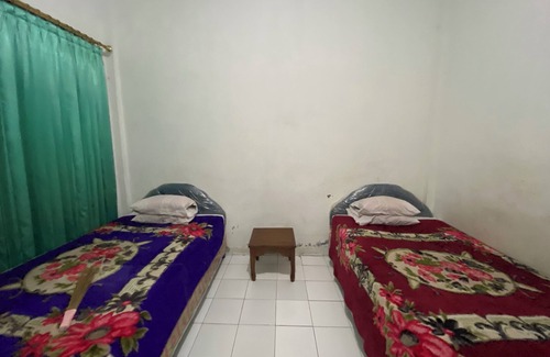 Teuku Umar Hotel | Hotel O Puri Queen Dua