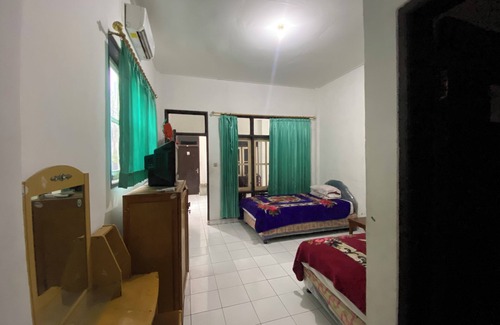 Teuku Umar Hotel | Hotel O Puri Queen Dua