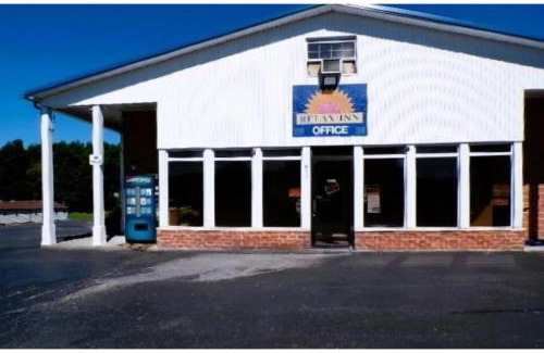Lewisburg Hotel | Hotel O Relax Inn Lewisburg near I-64