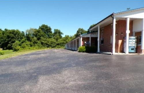 Lewisburg Hotel | Hotel O Relax Inn Lewisburg near I-64