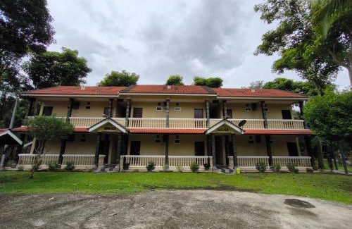 Kampung Nanas Hotel | Hotel O Rumah Rehat Awana