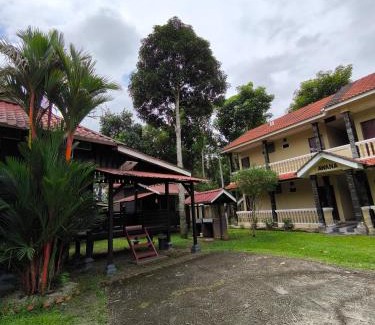 Kampung Nanas Hotel | Hotel O Rumah Rehat Awana