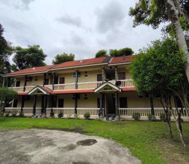 Kampung Nanas Hotel | Hotel O Rumah Rehat Awana
