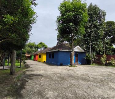 Kampung Nanas Hotel | Hotel O Rumah Rehat Awana