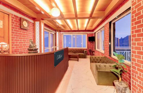 The Mall Road Hotel | Hotel O Siris Luxury Cottage Amatra Dunsvirk Court