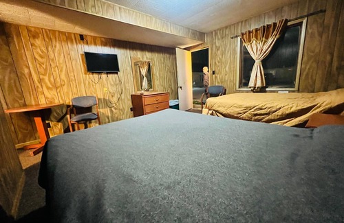 Havana Hotel | Hotel O Sycamore - Havana IL