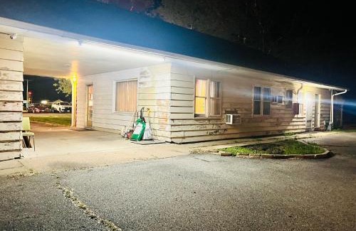 Havana Cabin | Hotel O Sycamore - Havana IL