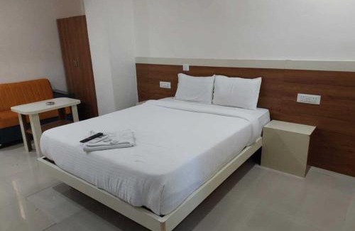 Pimpri - Chinchwad Hotel | Hotel O The Classic Crown