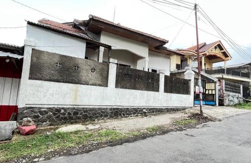 Tretes Hotel | Hotel O Villa Cemara Syariah