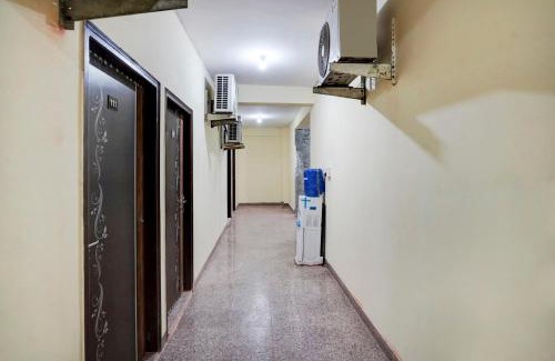 Sector 27 Hotel | Hotel O Wamson Living Classic