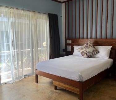 Port Barton Hotel | Hotel Oasis Port Barton