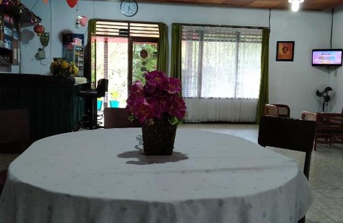 Parapat Hotel | Hotel Olibert Parapat Ajibata Mitra RedDoorz