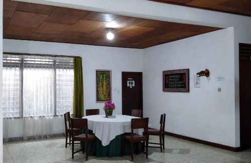 Parapat Hotel | Hotel Olibert Parapat Ajibata Mitra RedDoorz