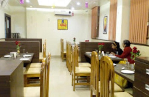 Satara Hotel | Hotel Om Executive, Satara