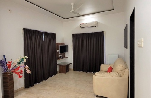 Talegaon Dabhade Hotel | Hotel Om Inn