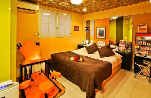 Kurume Hotel | Hotel Omochabako (Love Hotel)