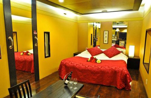 Kurume Hotel | Hotel Omochabako (Love Hotel)