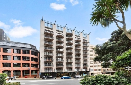 Wellington Apartment | Hotel on the Terrace - Great Location Close to Attractions, Shops & Eateries