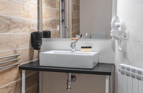 La Marina Hotel | Hotel Onyarbi