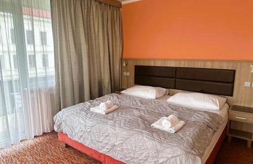 Jaromerice nad Rokytnou Hotel | Hotel Opera