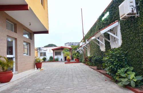 Port Gentil Hotel | Hotel Ophelia Lodge