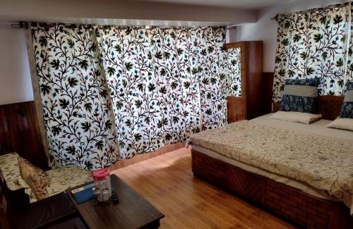 Pahalgam Hotel | Hotel Palestine