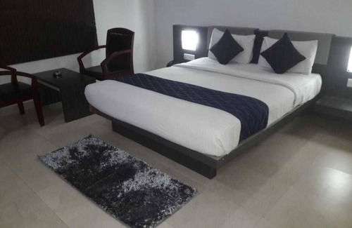 Kozhinjampara Hotel | Hotel Palm Shore